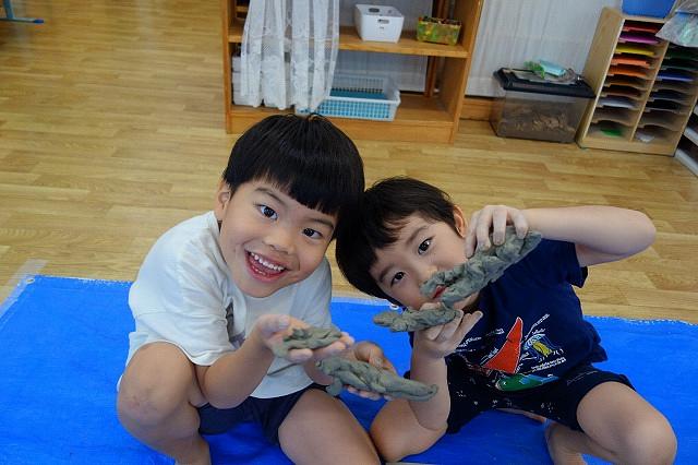 土粘土ならではの感触を楽しもう!