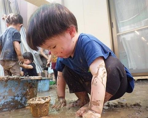 初めての泥んこあそび