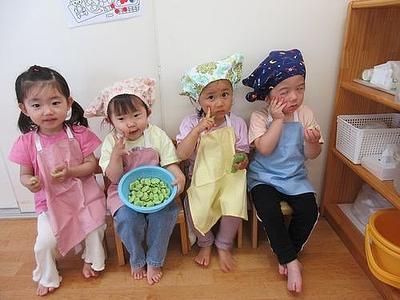 そら豆のさやむき🫛