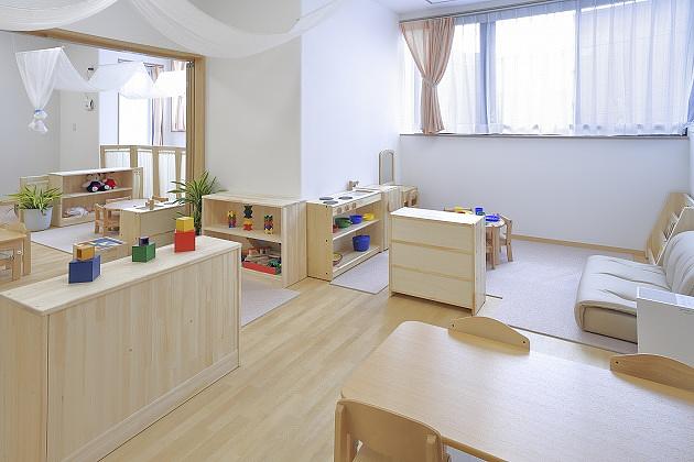 木目調のあたたかな保育室