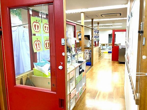 玄関先には内ドアも