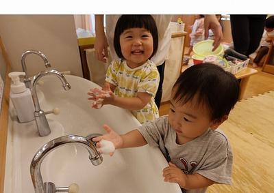 タドル（1歳児）クラス　きらきら手洗い