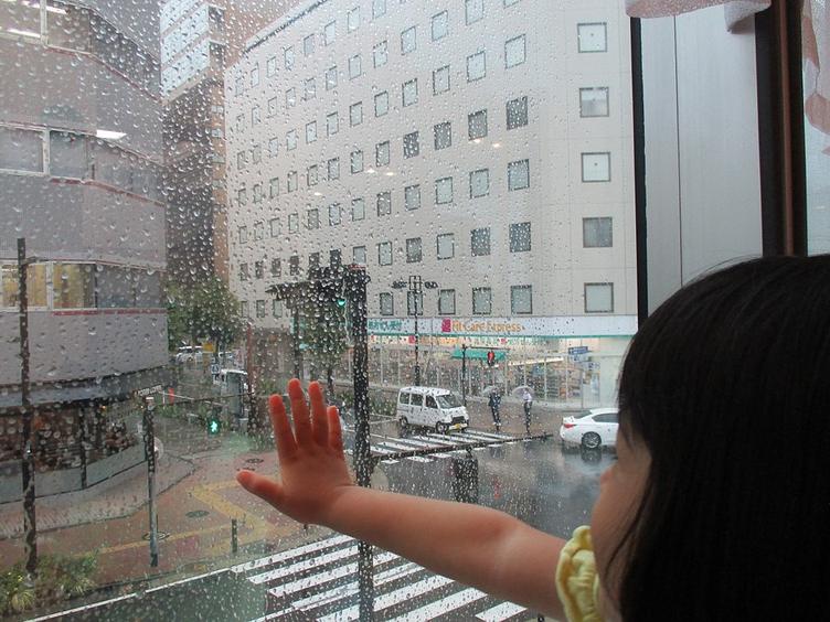こどもたちは、2階の窓から眺める景色も楽しみです。
