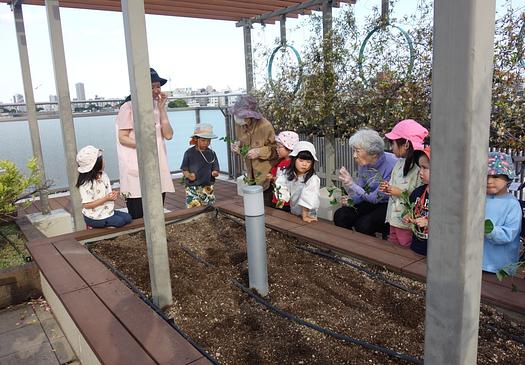 保育園のおじいちゃん、おばあちゃん「グランダさん」
