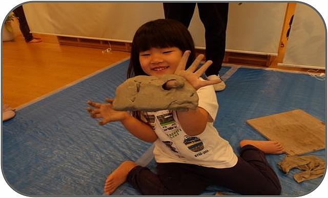 土ねんどに触れてみよう！