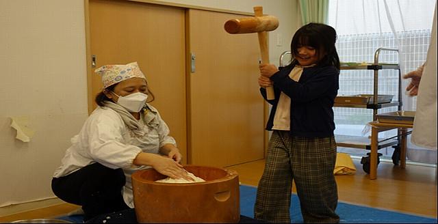 お餅つき・鏡餅づくり