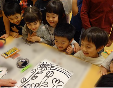 「今日は墨を使って花を咲かせるよ」【感性豊かな表現】