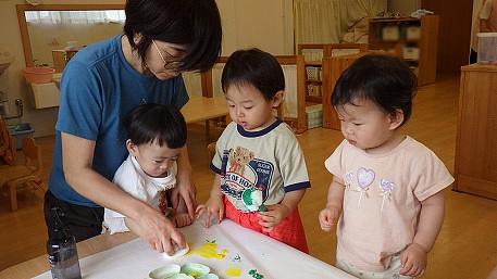 葉っぱの色は何色かな？