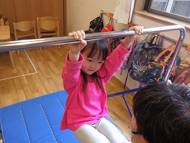 キンダー（幼児）・体操クラブ_鉄棒