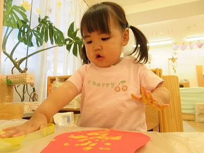 絵具を触って楽しいね