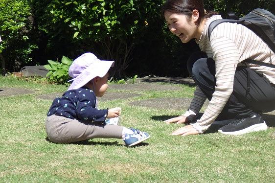 子どもの気持ちに寄り添う保育者がいます
