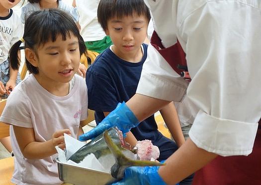 魚の解体ショー ～敬老の日～