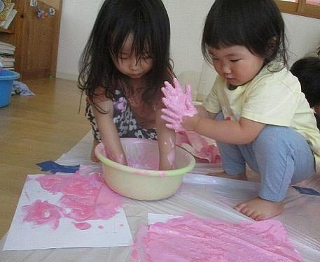 手も！足も！