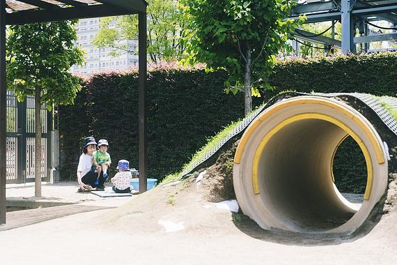 園庭には大きな築山！