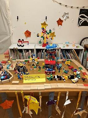 豊かな子どもたちの作品を展示しています。